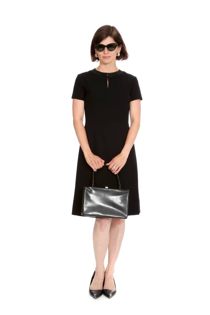 klassisches schwarzes Kleid mit Taschenapplikationen 60er Jahre, Gr. 36