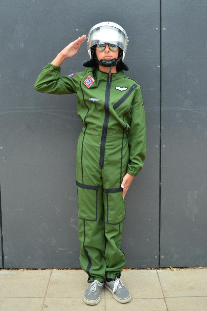 grüner Pilotenoverall Gr. 176