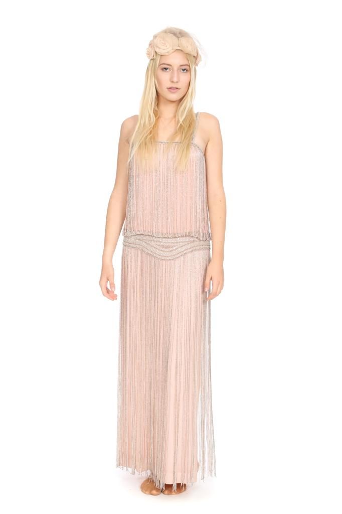 zartrosa Seidenkleid mit langen Perlenschnüren Gr. 36