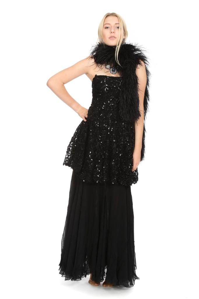 paillettenbesticktes Corsagenoberteil mit mehrlagigem Rock aus Seidenorganza