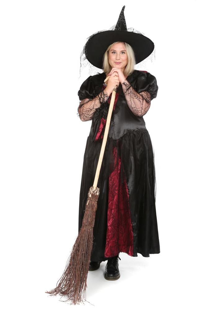 Satinkleid mit Tüllbesatz und Hexenhut